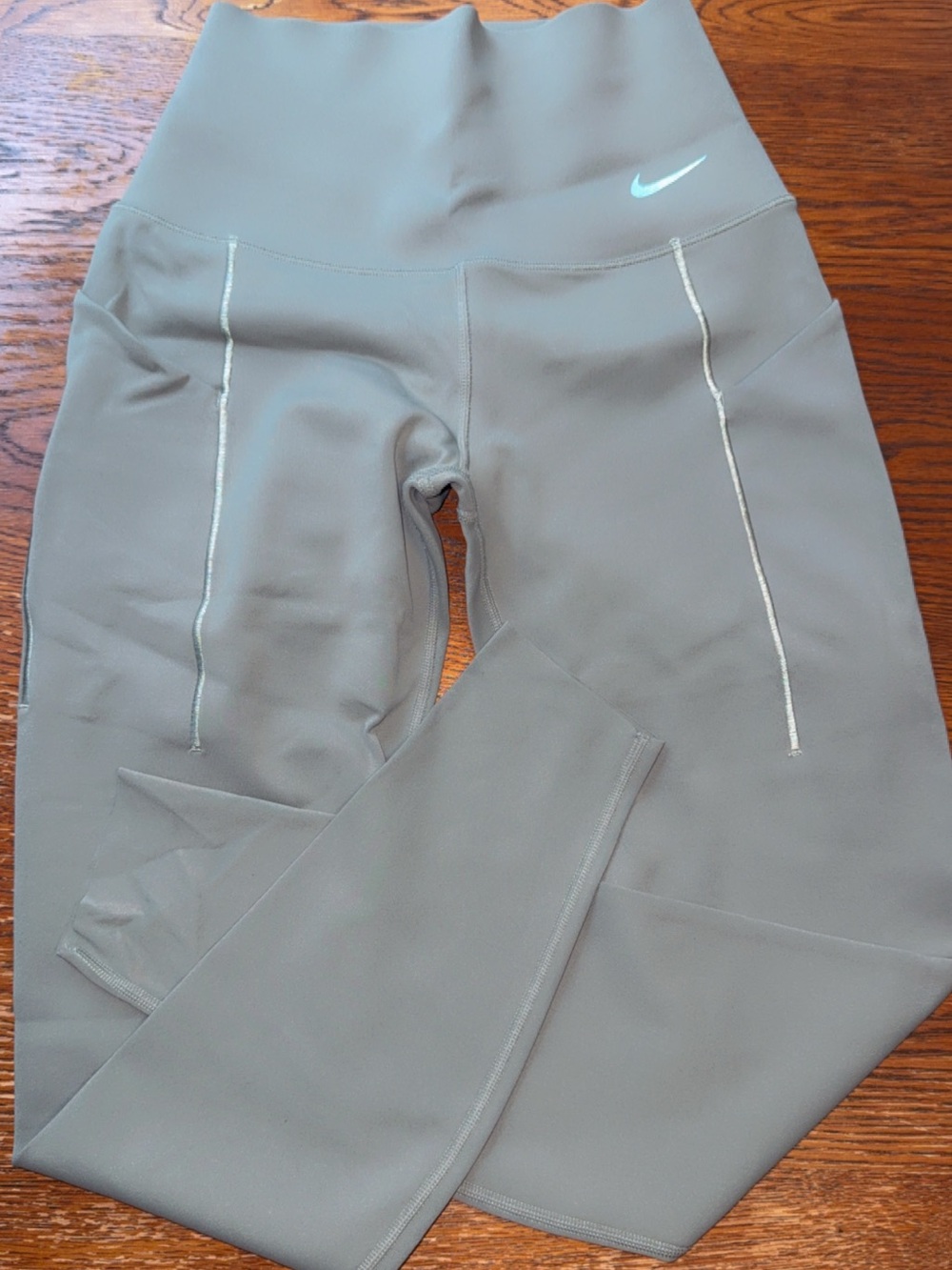 Nike Women's Universa High-Waist Greyish Greeb Performance Leggings